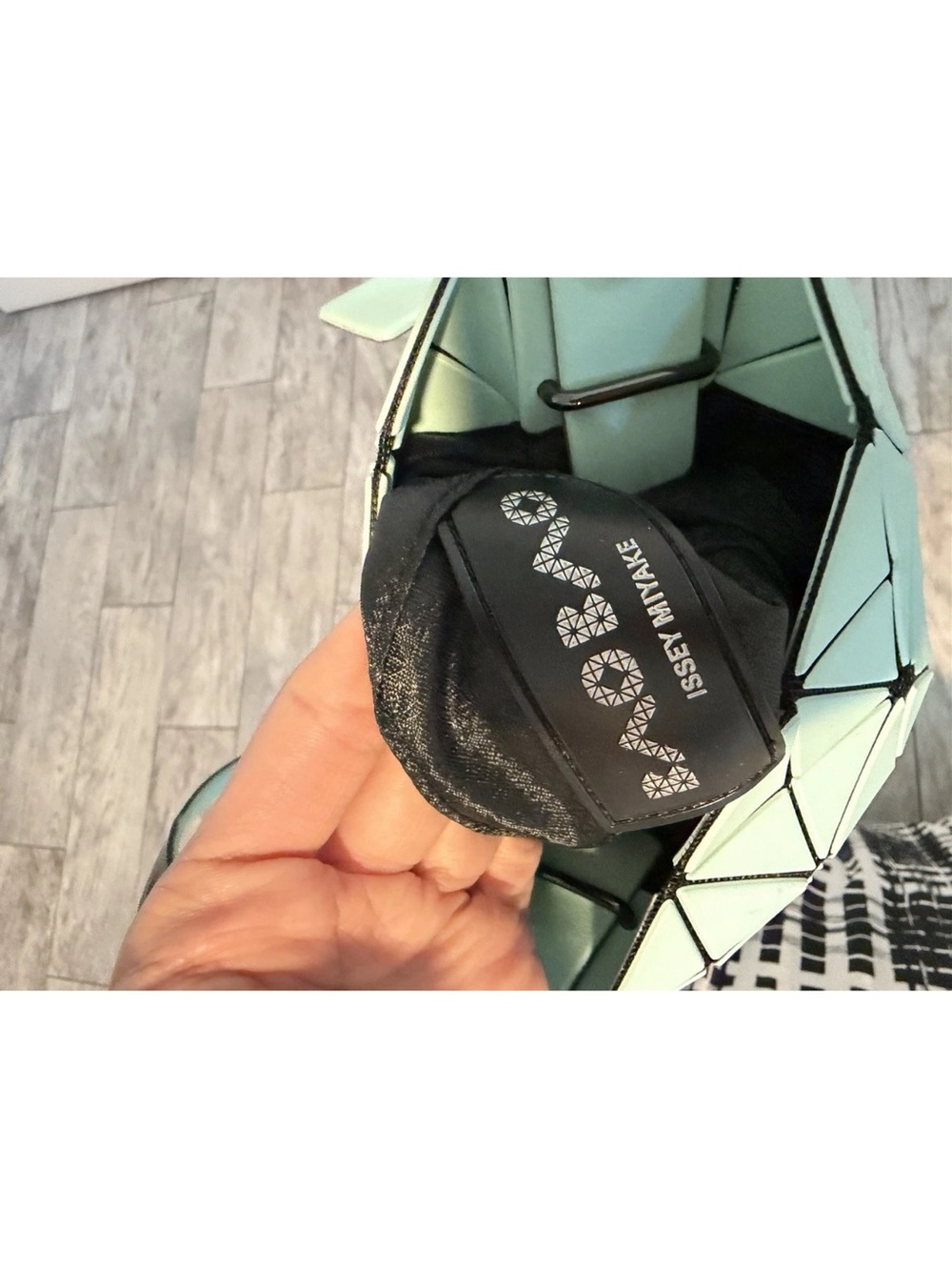 Mint Geometric Crossbody Bag - Women BAO BAO ISSEY MIYAKE Green Carat Small Bag - Picture 3 of 6